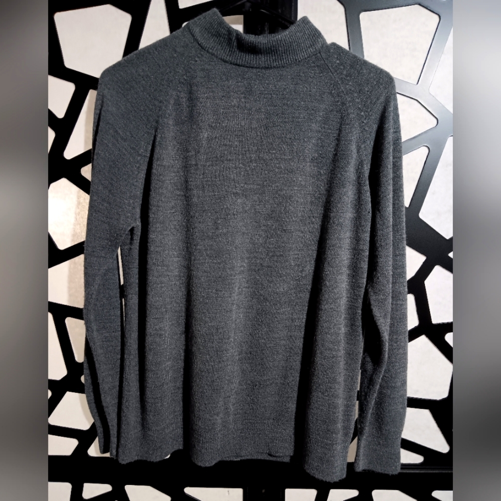 Sarah Bentley - Long-sleeve Knit Sweater - Gray - Sz M